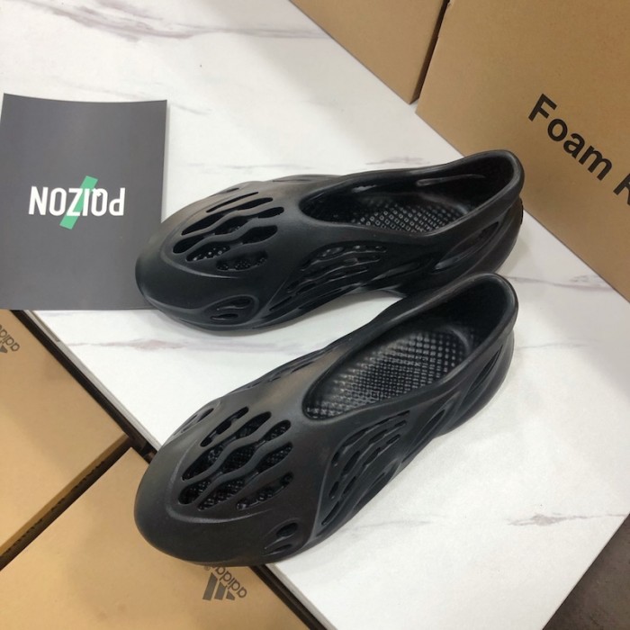 Ad*s yeezy foam rnnr mineral black