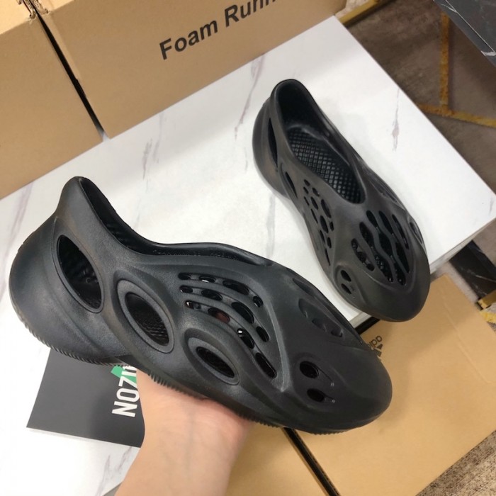 Ad*s yeezy foam rnnr mineral black