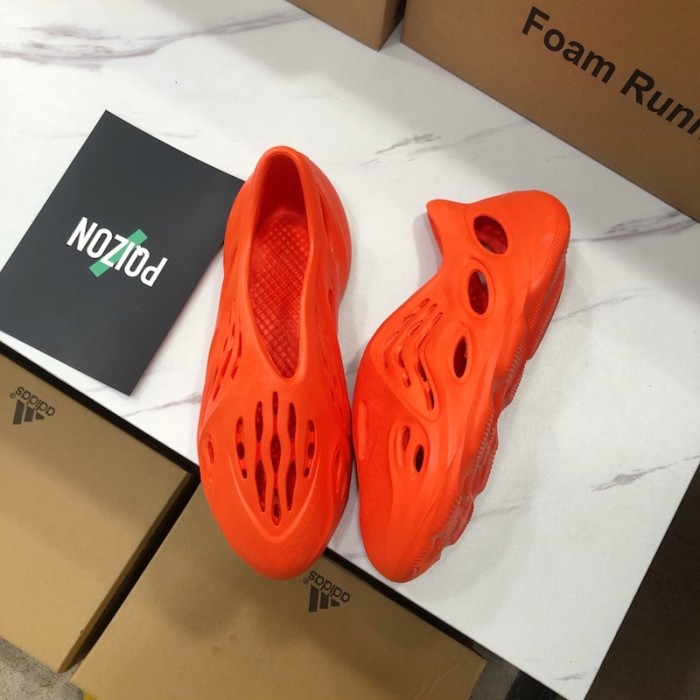 Ad*s yeezy foam rnnr orange