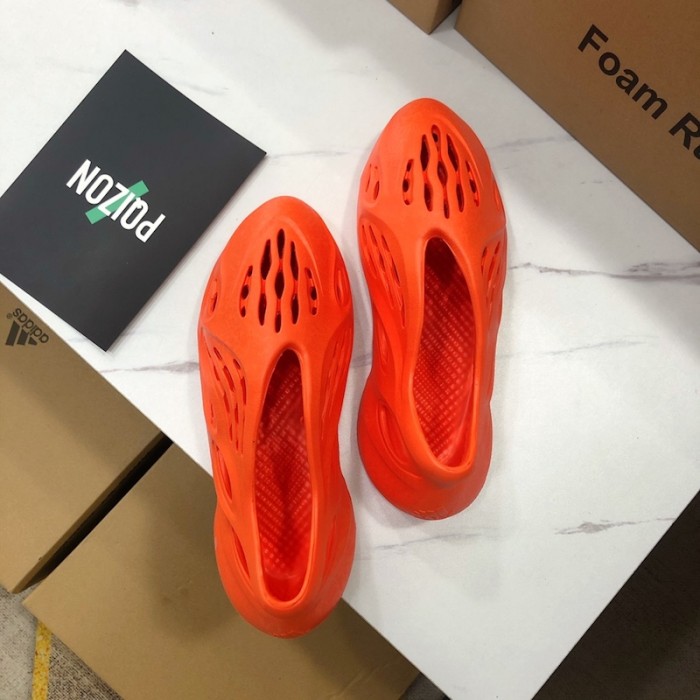 Ad*s yeezy foam rnnr orange