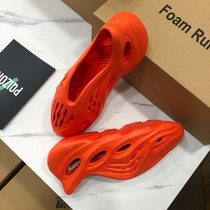 Ad*s yeezy foam rnnr orange