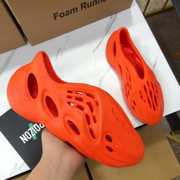 Ad*s yeezy foam rnnr orange