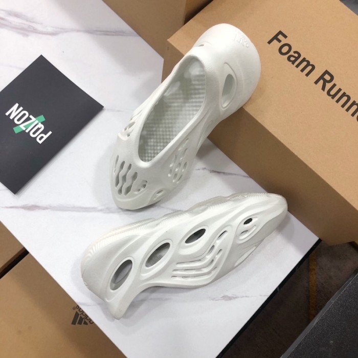 Ad*s yeezy foam rnnr sand
