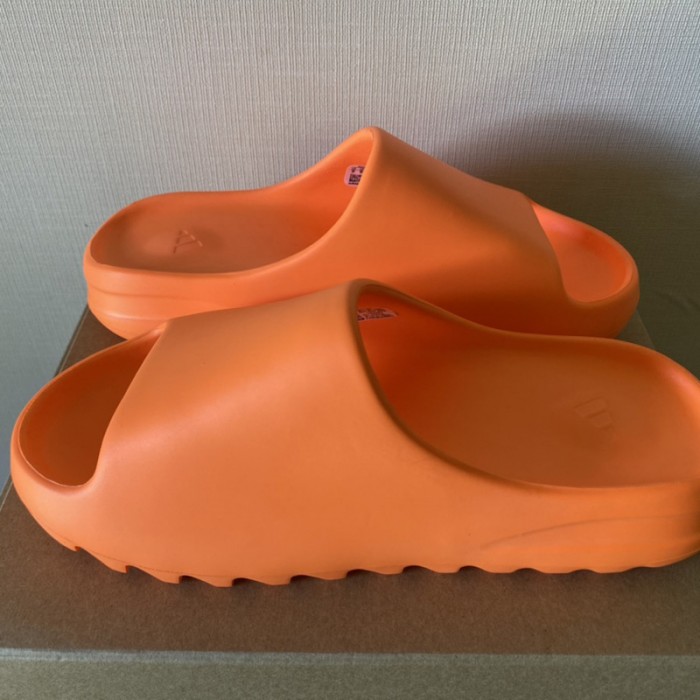 Ad*s yeezy slide enflame orange