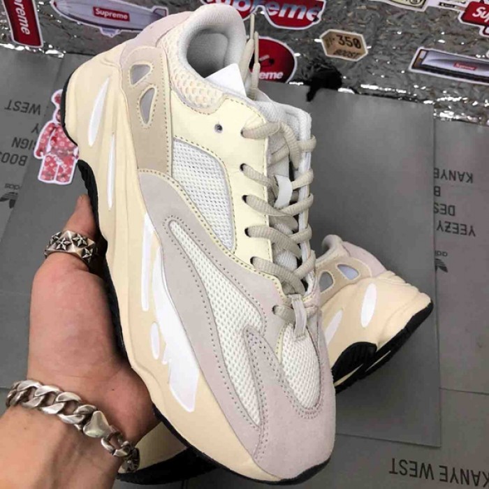 Yeezy Boost 700 Analog