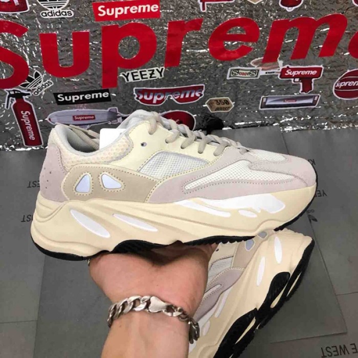 Yeezy Boost 700 Analog