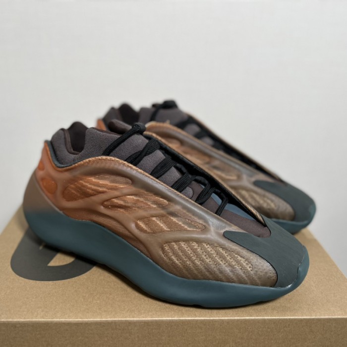 Ad*s yeezy 700 v3 copper fade
