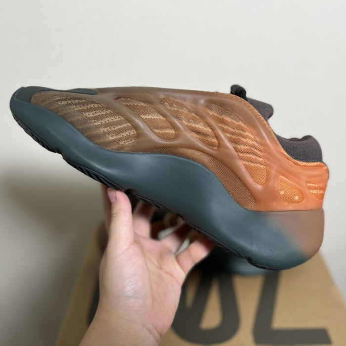 Ad*s yeezy 700 v3 copper fade