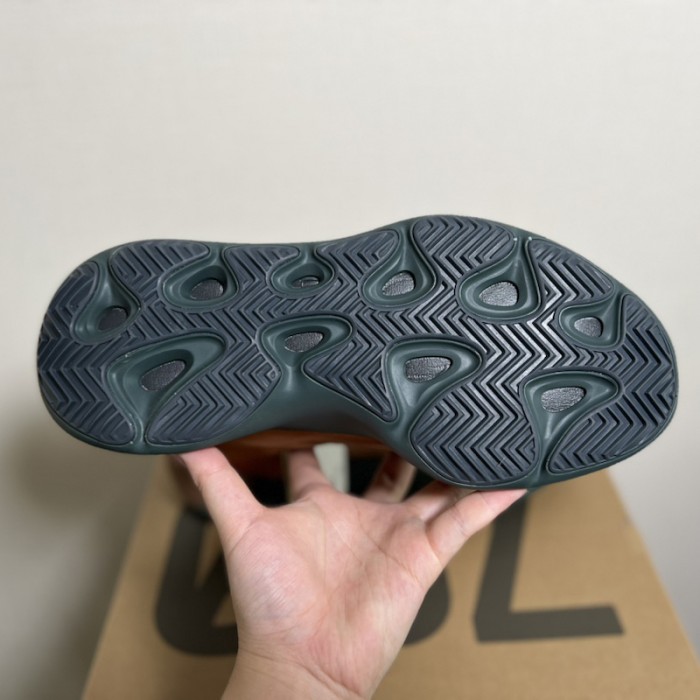 Ad*s yeezy 700 v3 copper fade